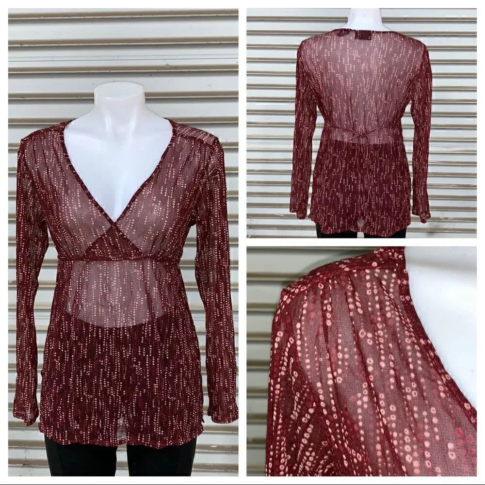 🛍️New York & Co sheer top size medium